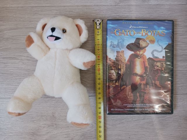 Conjunto DVD e brinquedo de pelúcia 5 euros