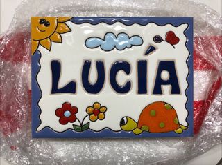 Azulejo decorativo con nombre "Lucía"