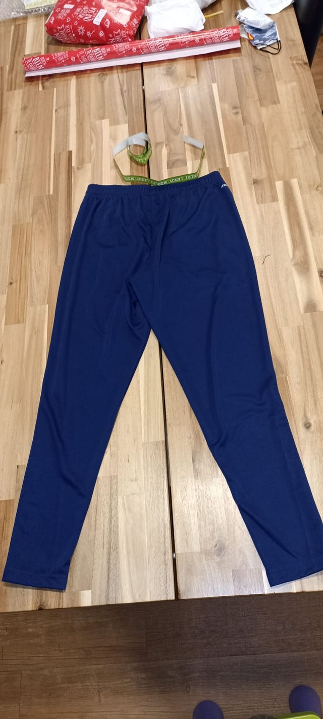 Pantalón de chandal. Adidas. Caballero. Talla M. a