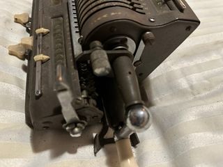 Antigua calculadora marca Iris