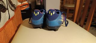 Botas de fútbol adidas