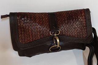 Bolso cuero 100% . A estrenar