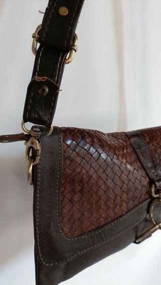Bolso cuero 100% . A estrenar