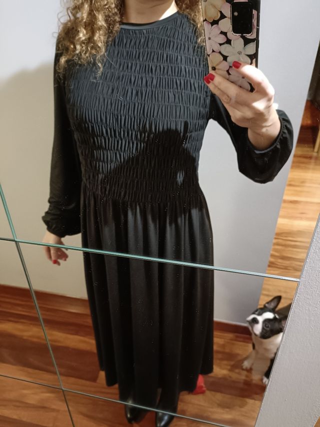 Vestido largo de Zara.