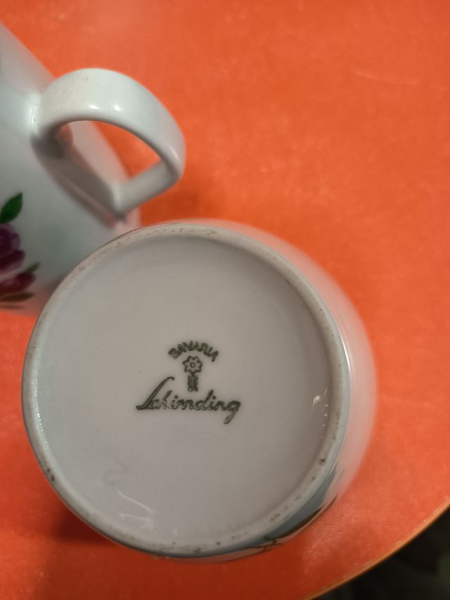 Cafetera Vintage , con jarrita, azucarero etc.