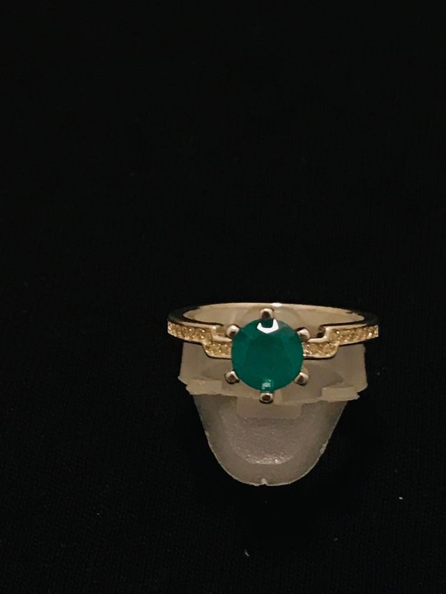 anillos de plata y esmeralda