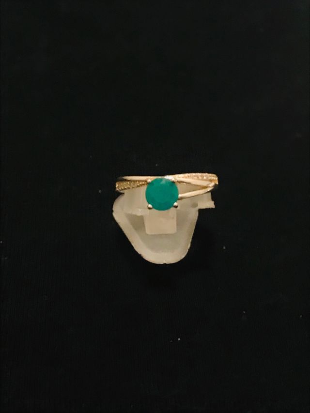 anillos de plata y esmeralda