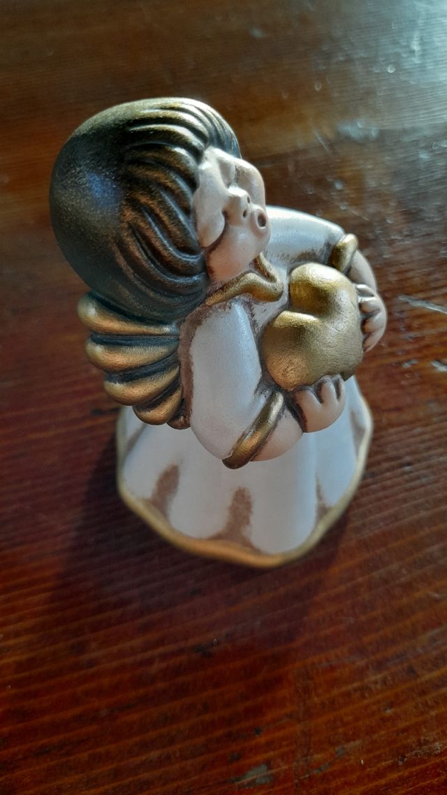 Thun. Angelo con cuore