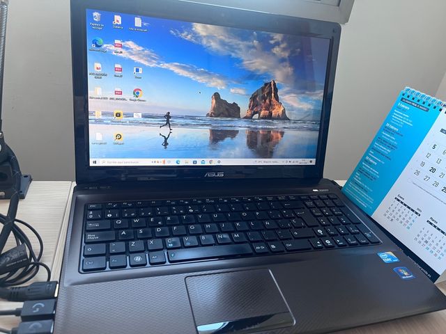 Portátil Asus core i3 4gb, 300 Gb 