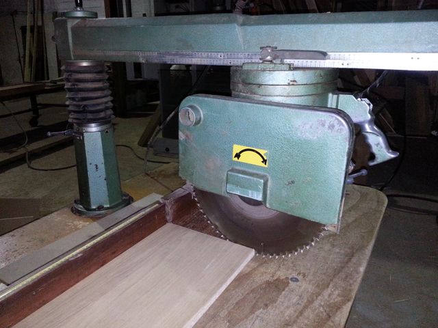 SIERRA RADIAL DE BRAZO A PENDULO