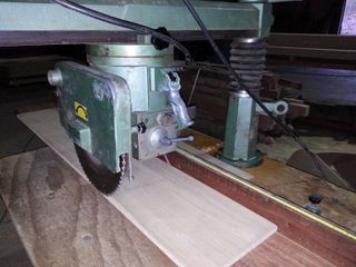 SIERRA RADIAL DE BRAZO A PENDULO