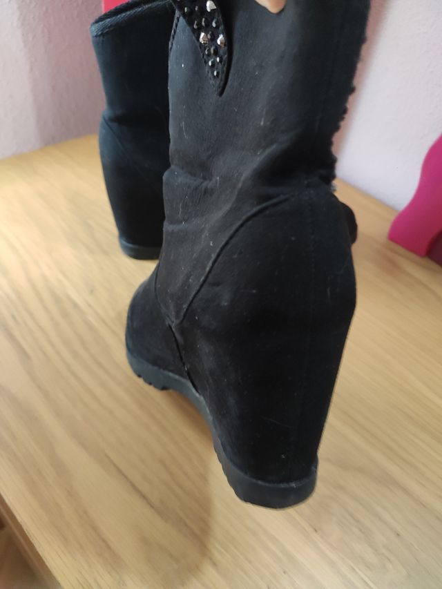 Botines negros con brillantitos