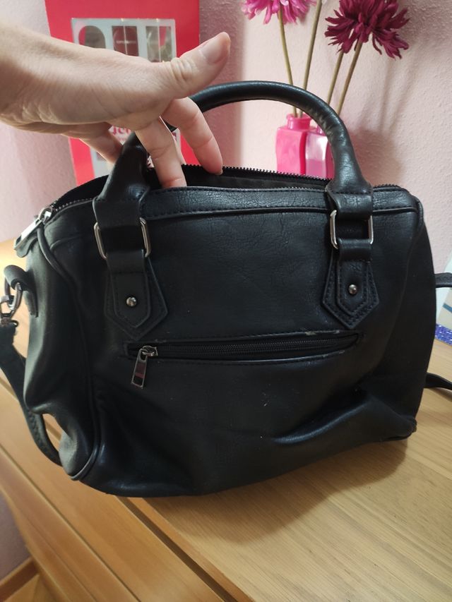Bolso negro con brillantitos