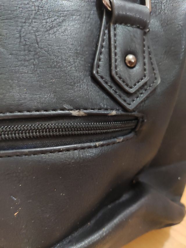 Bolso negro con brillantitos