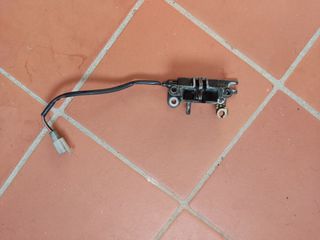 Cierre asiento Kymco Grand Dink 125.