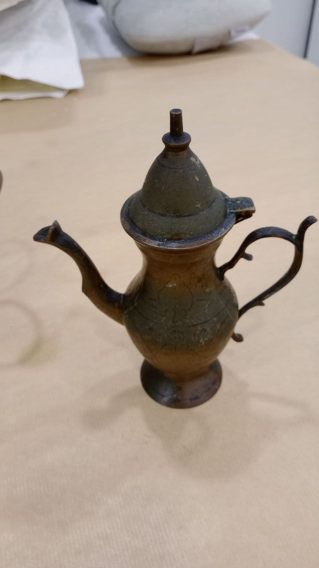 Lote bronce 2 recipientes y aceitera