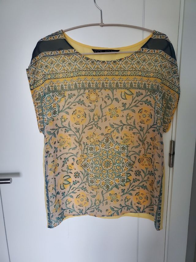 Blusa/Camiseta estampada a estrenar Zara