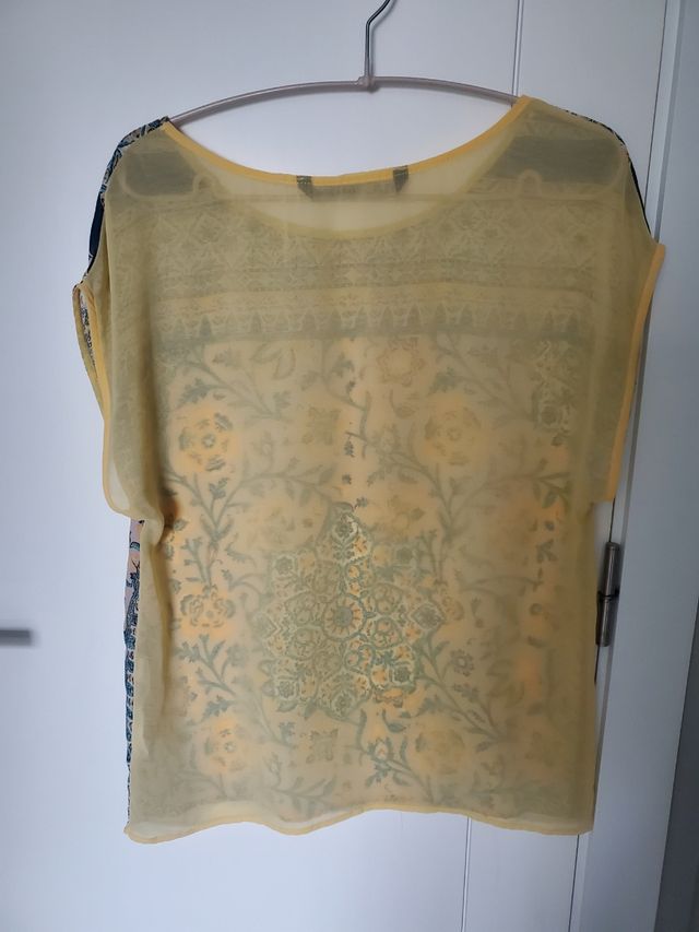 Blusa/Camiseta estampada a estrenar Zara