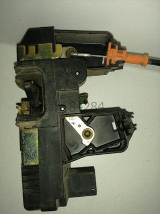 Cerradura puerta trasera derecha Opel Astr h_84284