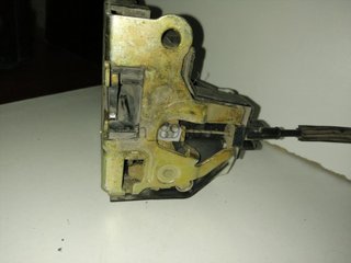 Cerradura puerta delantera derecha Renault h_89865