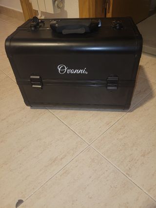MALETÍN DE MAQUILLAJE