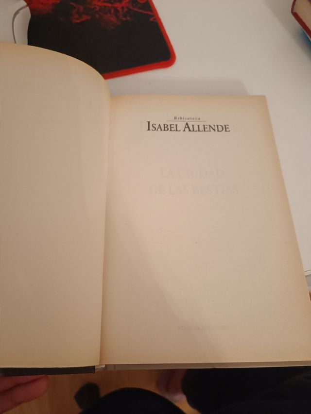 Libro lectura entretenimiento