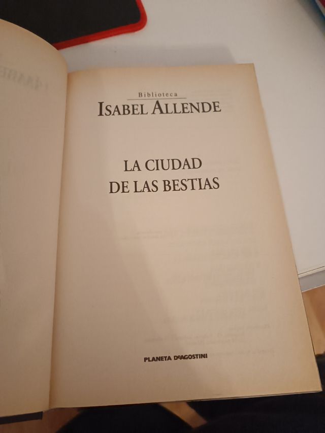 Libro lectura entretenimiento