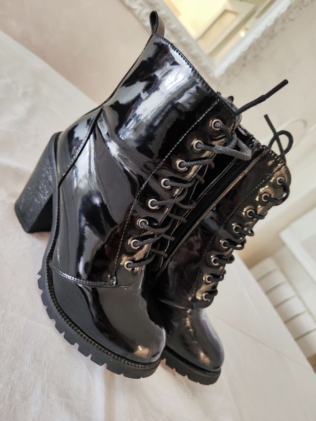 Botin de tacón charol