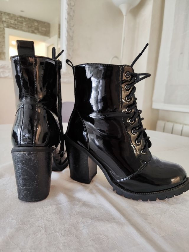 Botin de tacón charol