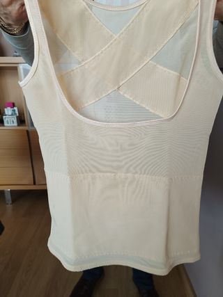CAMISETA MOLDEADORA Y FAJA