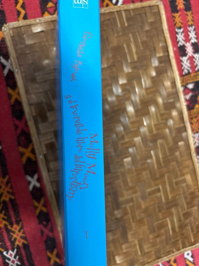 Molly moon y el increíble libro del hipnotismo