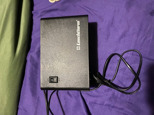 Luz ultravioleta / detector billetes falsos