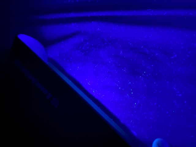 Luz ultravioleta / detector billetes falsos