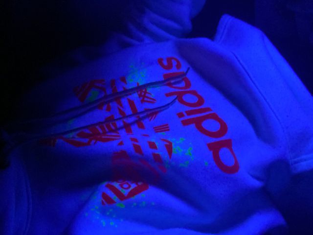 Luz ultravioleta / detector billetes falsos