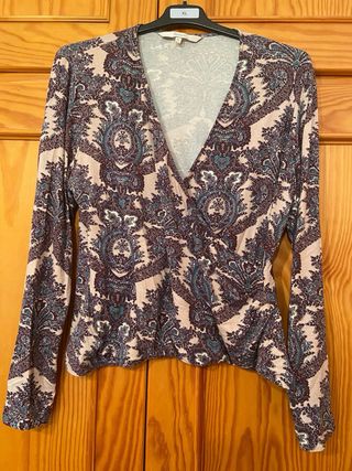 camiseta estampada de Síntesis