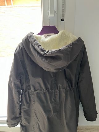 Parka premamà con cubierta para el bebé