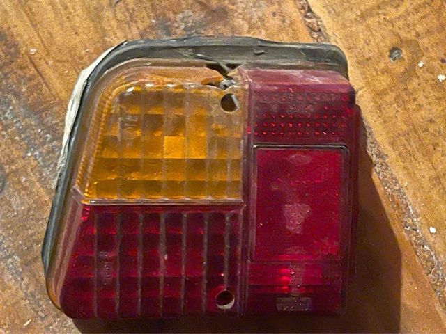 Piloto trasero izquierdo 2cv completo