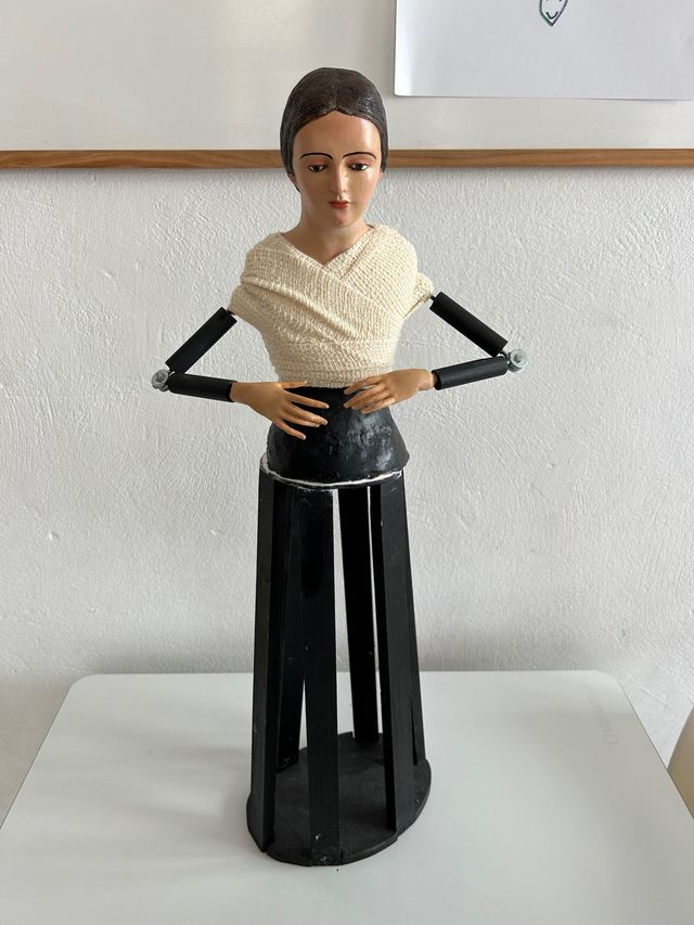 Se vende Virgen de gloria de vestir.