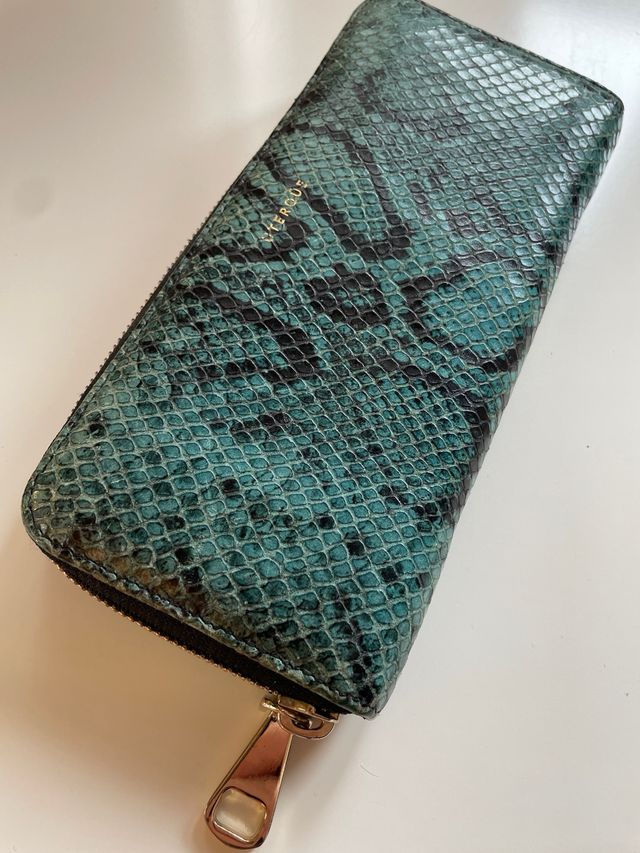 Cartera Uterqüe pitón turquesa