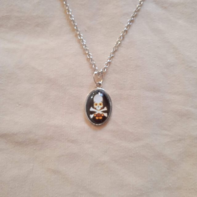 Colgante calavera negra handmade