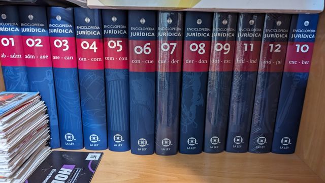 Enciclopedia jurídica A-Z 23 volúmenes.