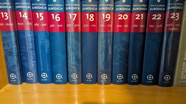 Enciclopedia jurídica A-Z 23 volúmenes.