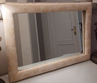 Espejo con marco entelado