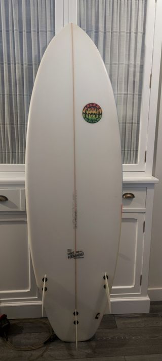 Tabla de surf + Quillas + Funda + Invento