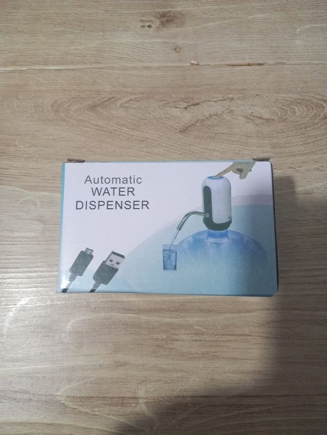 Erogatore d'acqua automatico