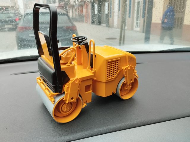 BRUDER APISONADORA, BUEN ESTADO