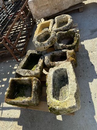 Piletas de diferentes tamaños y formas.