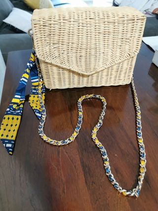 bolso mimbre Zara