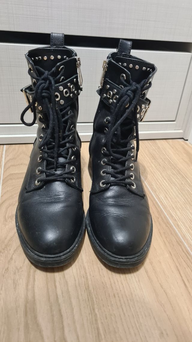 Botines tachas Zara
