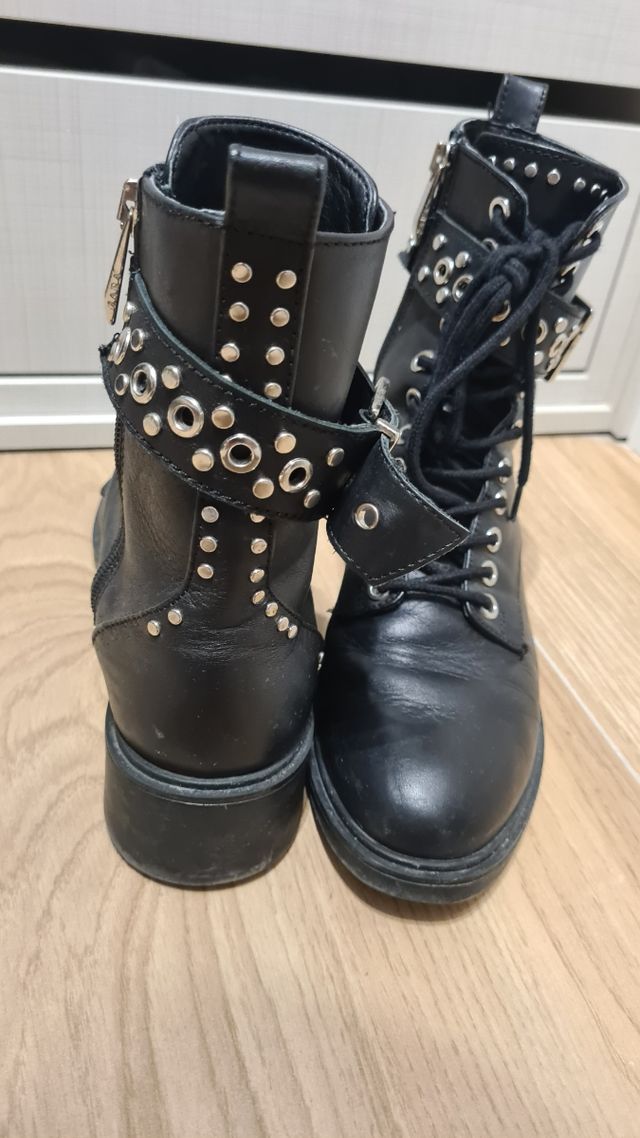 Botines tachas Zara